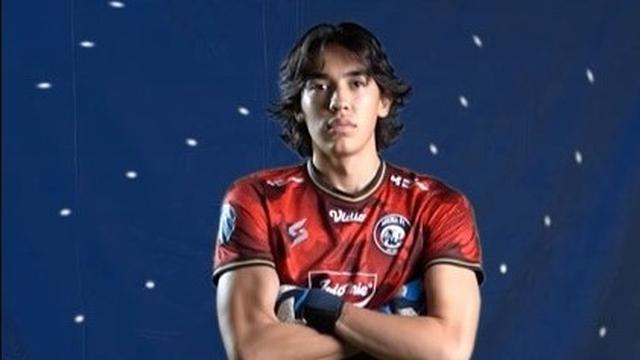 Arema FC mendatangkan satu pemain asing yang berasal dari Filipina, Julian Schwarzer Garcia. (Istimewa)