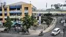 Suasana Blok G Pasar Tanah Abang, Jakarta, Rabu (30/11/2022). Datangnya pandemi Covid-19 pada 2020 memperparah kondisi Blok G Pasar Tanah Abang. Menurut pedagang, sejak satu tahun lalu semua pedagang yang berada di lantai 2 dan 3 terpaksa dipindahkan ke lantai bawah akibat sepinya pedagang yang membuka atau menyewa kios. (merdeka.com/Iqbal S. Nugroho)