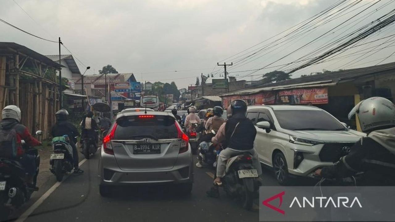 Antrean Panjang Arus Balik Lebaran Puncak Cianjur, Kendaraan Mengular 18 Kilometer