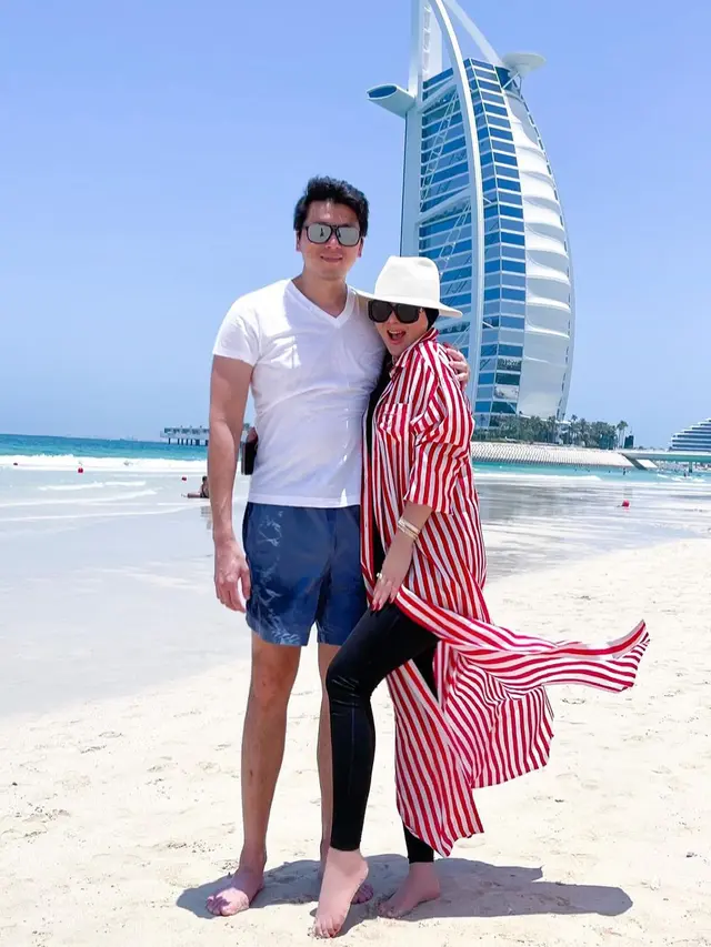 10 Gaya Bucin Romantis Syahrini dan Reino Barack Liburan Ala Sultan di Dubai