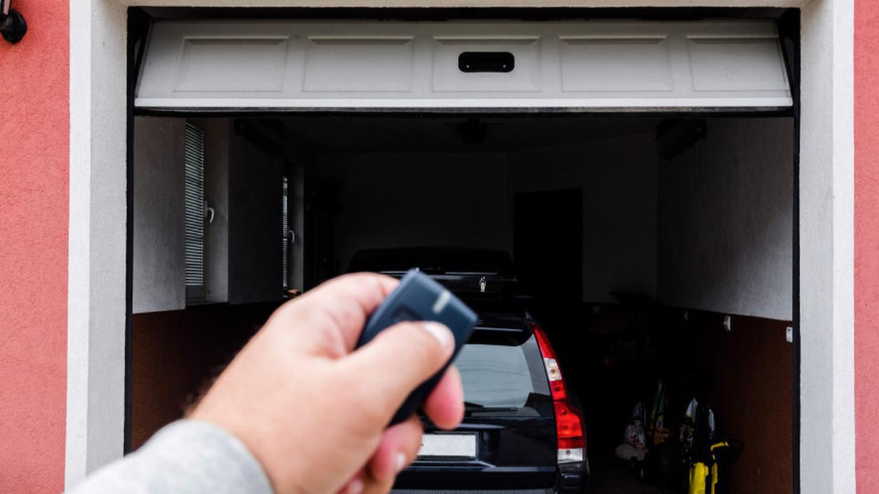 Amankan Sepeda Motor dan Mobil di Garasi Dengan IP Camera