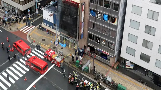 Gedung di Osaka Jepang Dilalap Api