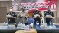 Pengungkapan kasus tersebut kemudian dibeber melalui konferensi pers di Mapolres Minahasa Utara, Sabtu (03/7/2021), bersama pihak Bea Cukai Manado dan Bitung.