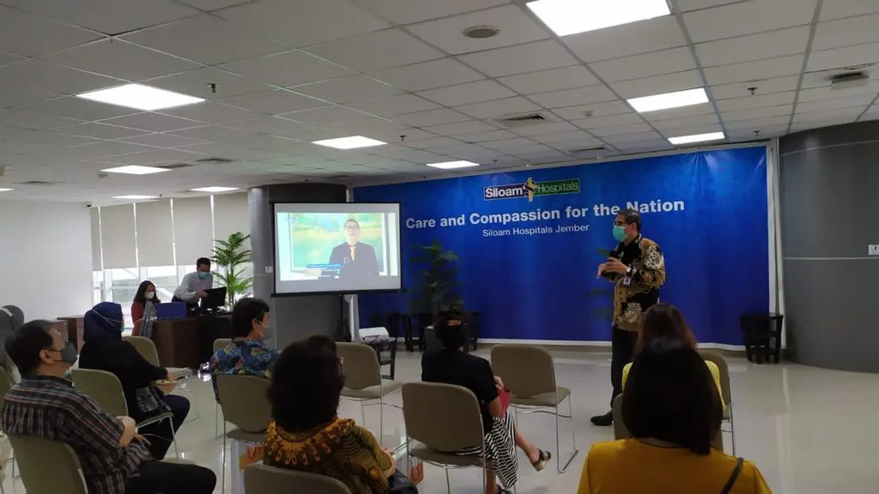 Siloam Hospital Jember memberikan edukasi tata laksana terkait diabetes melitus.