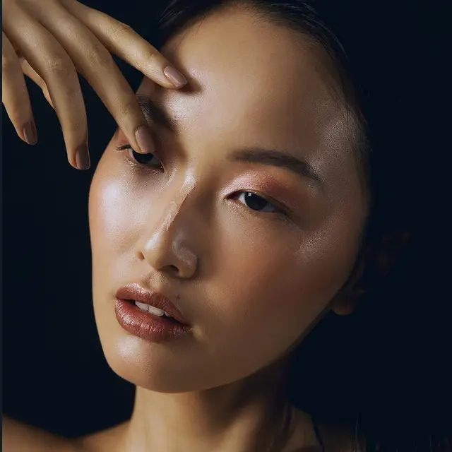 Beauty Review: Mencoba Highlighter Terbaru dari Rollover Reaction