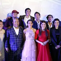 Selain itu, secara khusus Indro juga mengucapkan syukur pada para penggemar dan rumah produksi, falcon. Rasa haru juga dirasakan Indro saat galapremiere di Surabaya. (Nurwahyunan/Bintang.com)