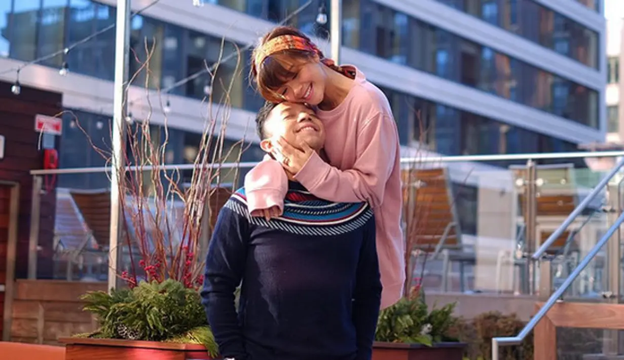 Pada 12 Agustus mendatang, Sheza Idris akan resmi dipersunting oleh Surya Irawan. Berbagai persiapan telah dilakukan, termasuk menggelar tradisi di keluarganya. (Instagram/shezaidris)