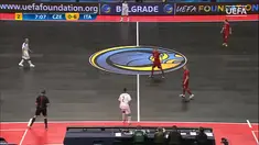 Video klip gol memukau Alessandro Patias ke gawang Republik Ceska dengan menggunakan tumit belakangnya. Gol tersebut melengkapi kemenangan Itallia dengan skor 7-0 di Turnamen Futsal Eropa 2016.