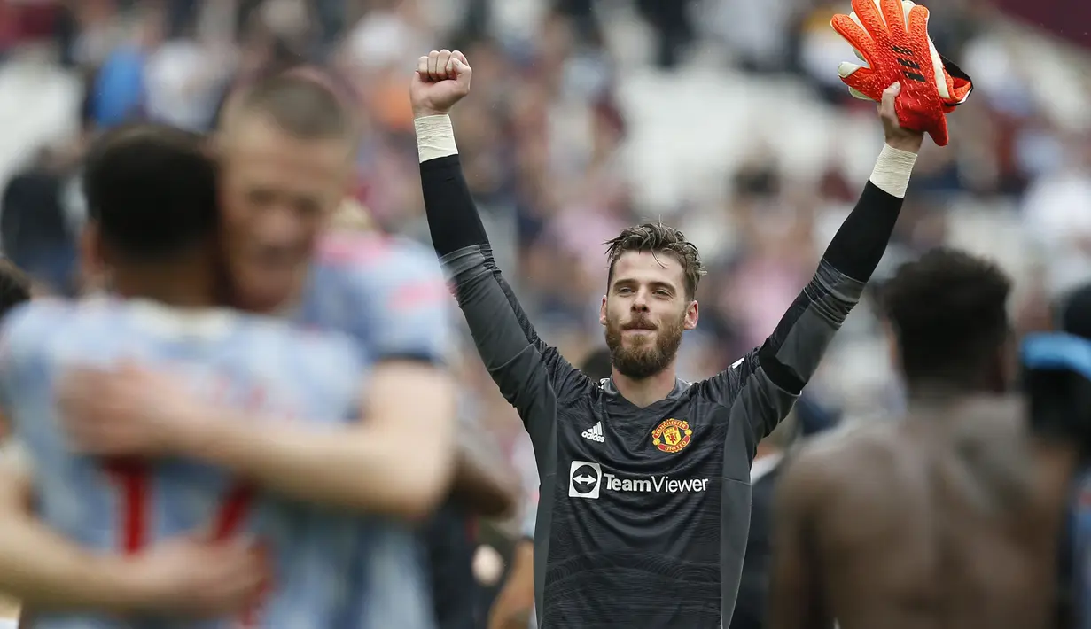 Kiper andalan Manchester United, David De Gea memiliki gaji sebesar 375 ribu Pounds per minggunya atau setara dengan Rp7,1 miliar per pekan. (AFP/Ian Kington)