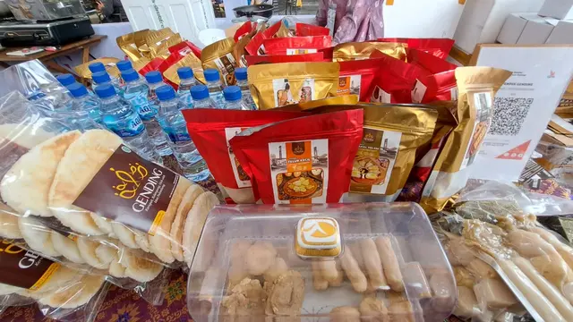 Menjajal Pempek Krispi di Pempek Expo Serpong, Dicocol Cuko Lebih Sedap