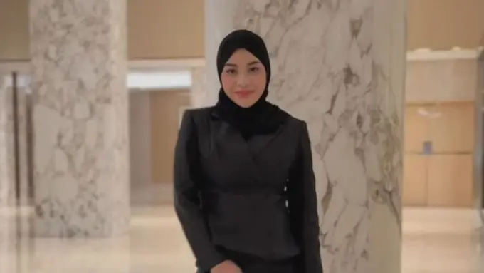 credit: https://www.instagram.com/aurelie.hermansyah/