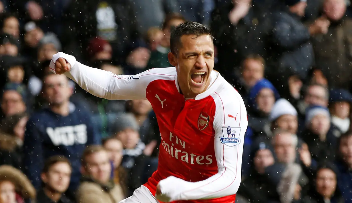 Alexis Sanchez menyelamatkan Arsenal dari kekelahan setelah mencetak gol penyama ke gawang Tottenham Hotspur dalam laga Liga Inggris di Stadion White Hart Line, London, Inggris, Sabtu (5/3/2016). (Action Images via Reuters/Paul Childs)