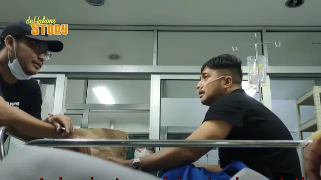 Irfan Hakim dilarikan ke rumah sakit usai makan keripik terpedas (YouTube - deHakims Story)