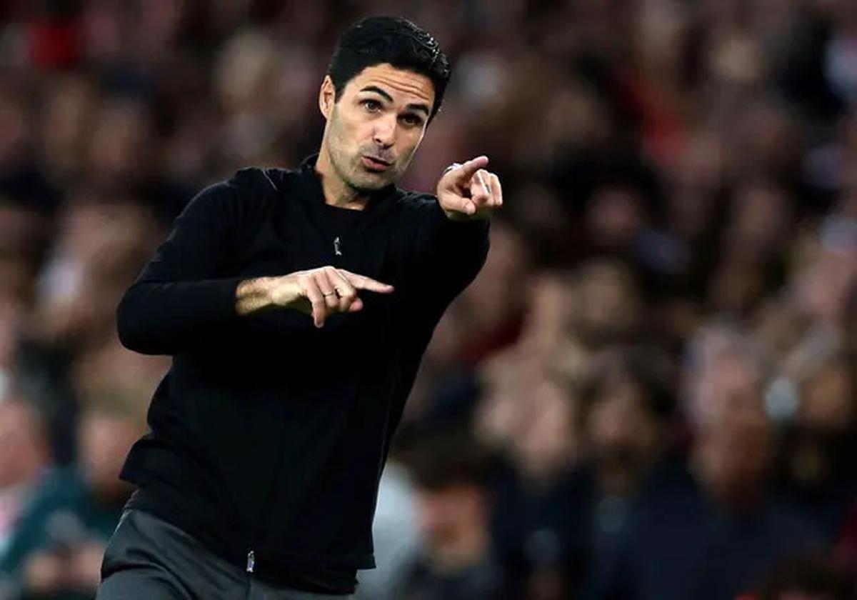Memahami Perbedaan Peran Pelatih Kepala Vs Manajer dalam Sepak Bola Modern