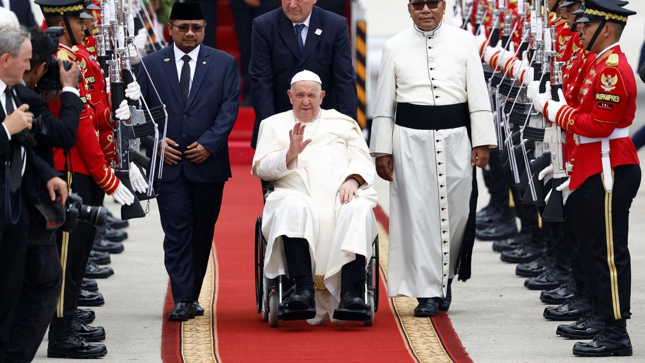 Paus Fransiskus tiba di Bandara Soekarno-Hatta
