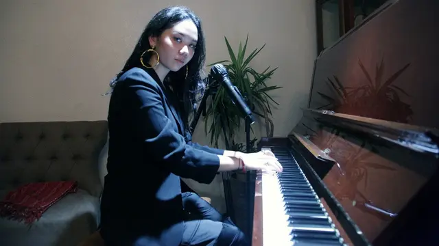 Artis penyanyi Ei