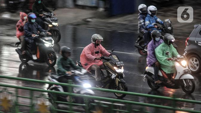 Cuaca Besok Minggu 4 Juli 2021: Waspadai Hujan Petir di Sebagian Wilayah DKI Jakarta - Vimarsana News