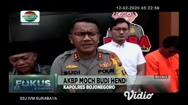 Pelaku pencurian kendaraan bermotor, curanmor berhasil diamankan. Salah seorang di antaranya merupakan otak dari aksi pencurian sepeda motor adalah seorang pecatan polisi, yang kini bekerja sebagai satpam.