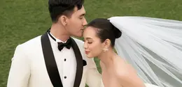 Hari pernikahan Dea Annisa dan Achmad Zacky semakin dekat. Sebelum resmi jadi istri, Dea Annisa sudah pancarkan anggun khas pengantin di foto prewed terbaru [@deaaannisa]