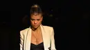 Sofia Richie, mantan kekasih Justin Bieber yang belum lama dikabarkan putus, hadir di Milan Fashion Week 2016 dengan tampilan yang memukau (25/9). (AFP/Bintang.com)