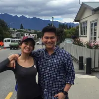 Acha Septriasa baru saja menggelar acara syukuran empat bulan masa kehamilannya. Acara syukuran memasuki bulan keempat itu berlangsng Sabtu (30/4). (Instagram/vickykharisma)