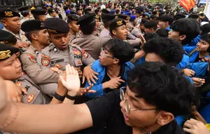 Aksi Mahasiswa di Thamrin Berujung Kericuhan