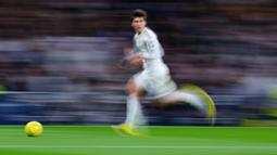 Kemenangan ini membawa Real Madrid ke puncak klasemen sementara Liga Spanyol dengan 60 poin dari 24 laga. (AP Photo/Manu Fernandez)