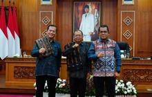 Trivia: NTT Pernah Beli Pinang dari Jambi, Gubernur Melki Laka Lena Kini Perkuat Kerja Sama Regional Bali NTB NTT