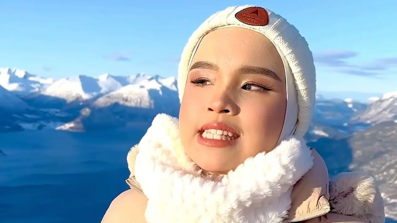 Putri Ariani mengaku nyaris tertiup angin saat membuat video klip di pegunungan Norwegia