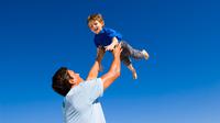 Menurut Psikolog, peran ayah dalam membangun percaya diri anak tak kalah hebatnya.