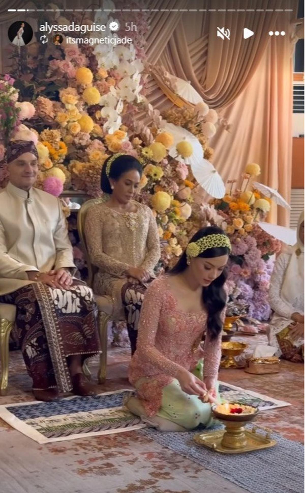 Potret Cantik Menawan Alyssa Daguise di Momen Siraman Jelang Pernikahan, Aura Pengantin Kian Bersinar