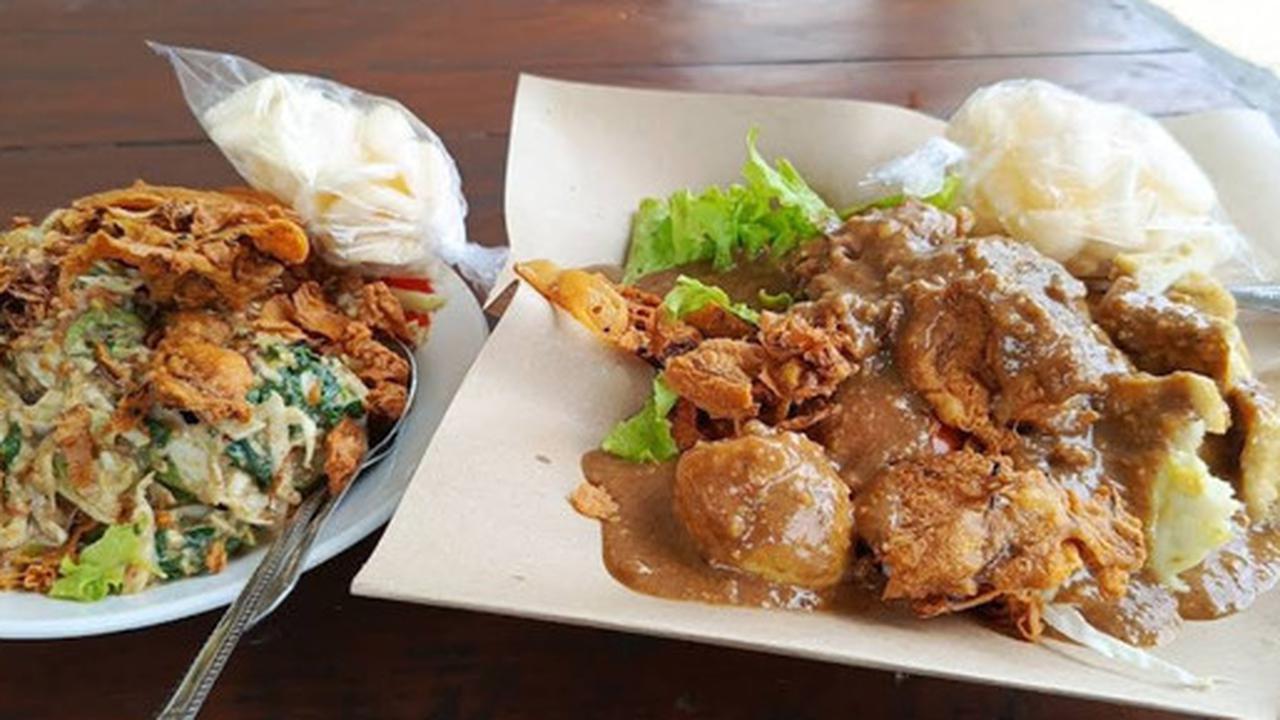 10 Rekomendasi Tempat Makan Lotek Enak di Jogja 2025, Suasana Khas dengan Harga Terjangkau