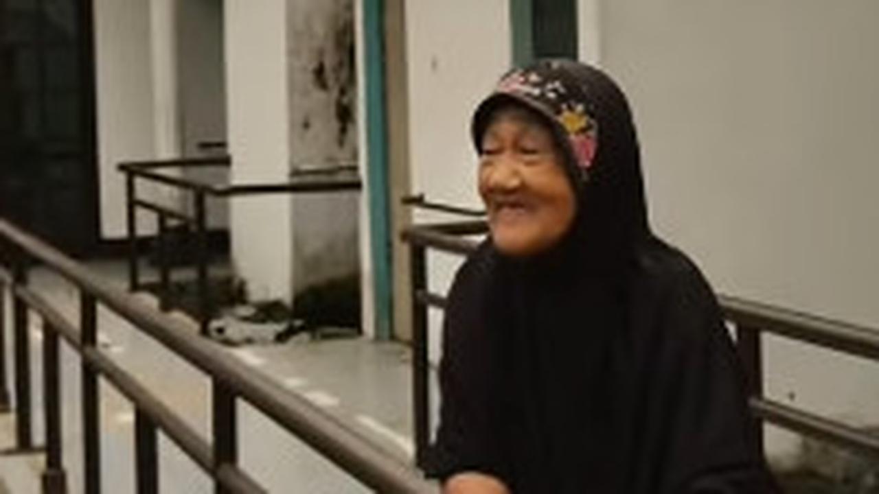 Sekolahkan 5 Anak Hingga Sukses, Wanita ini Bukan Dirawat Putra Putrinya Malah Dikirim ke Panti Jompo di Usia Senja