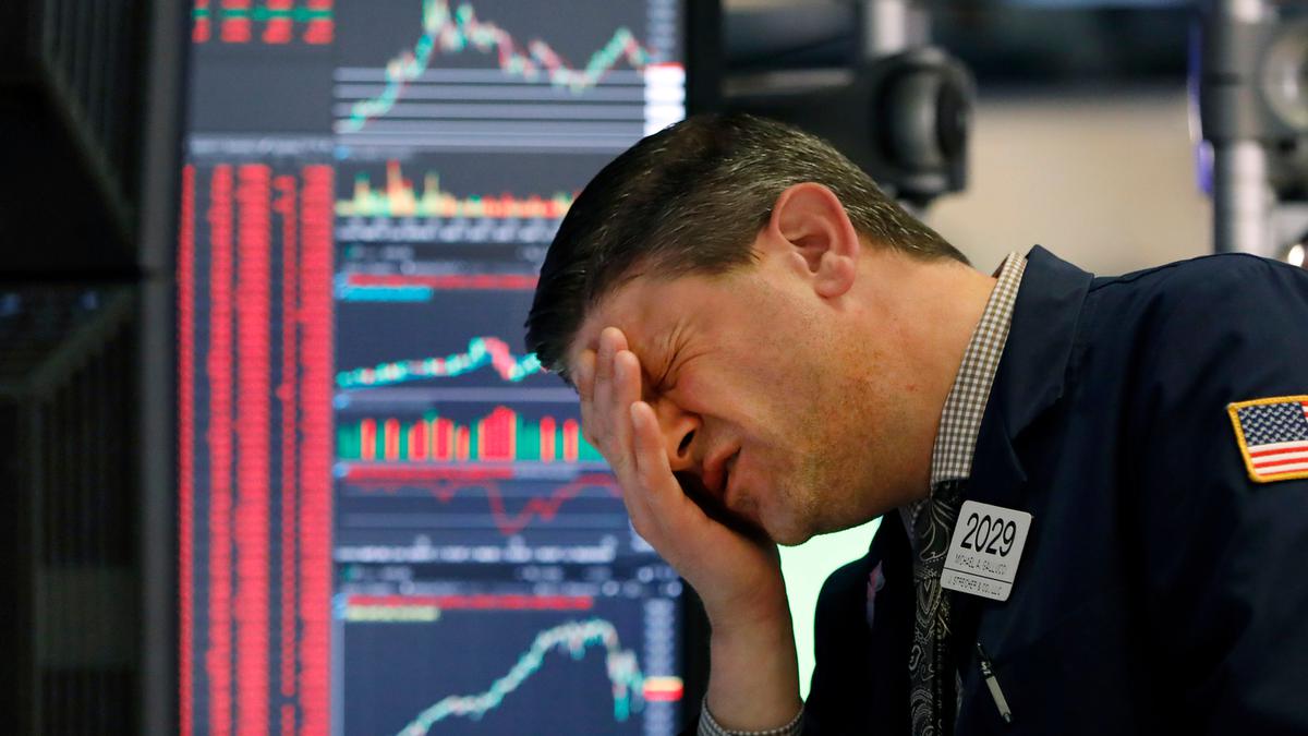 China Balas Tarif Donald Trump, Pasar Saham AS Panik