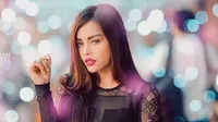 Potret Novi Rizki, Pelantun Cantik Itu Mahal yang Sering Bergaya Unik