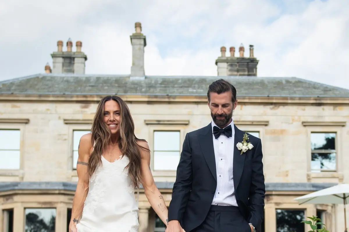 Melanie C Resmi Menikah di Usia 52 Tahun, Pakai Gaun Rancangan Victoria Beckham yang Sarat Makna