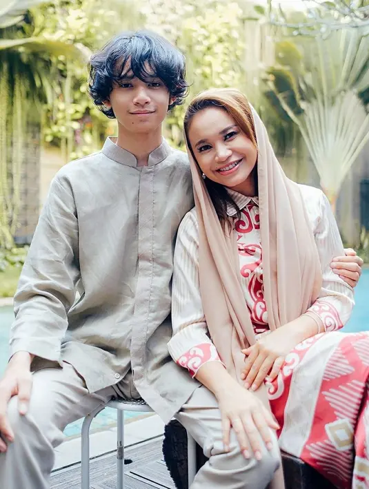 (Instagram/itsrossa)