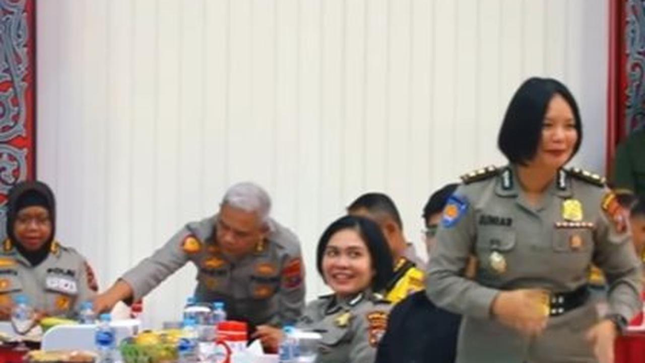 Tiga juri tersebut yaitu AKBP Juniar Simanjuntak, Kompol dr. Evi Melva Frida Manurung dan Wandawandow.