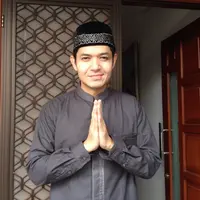 Dude Harlino pengen anaknya menjadi penghafal Al Quran.
