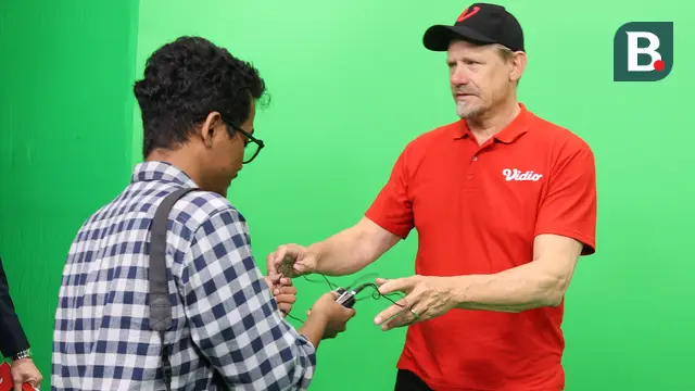 Foto: Di Balik Layar Wawancara Eklusif Awak Media Bola.com Bersama Legenda MU Peter Schmeichel