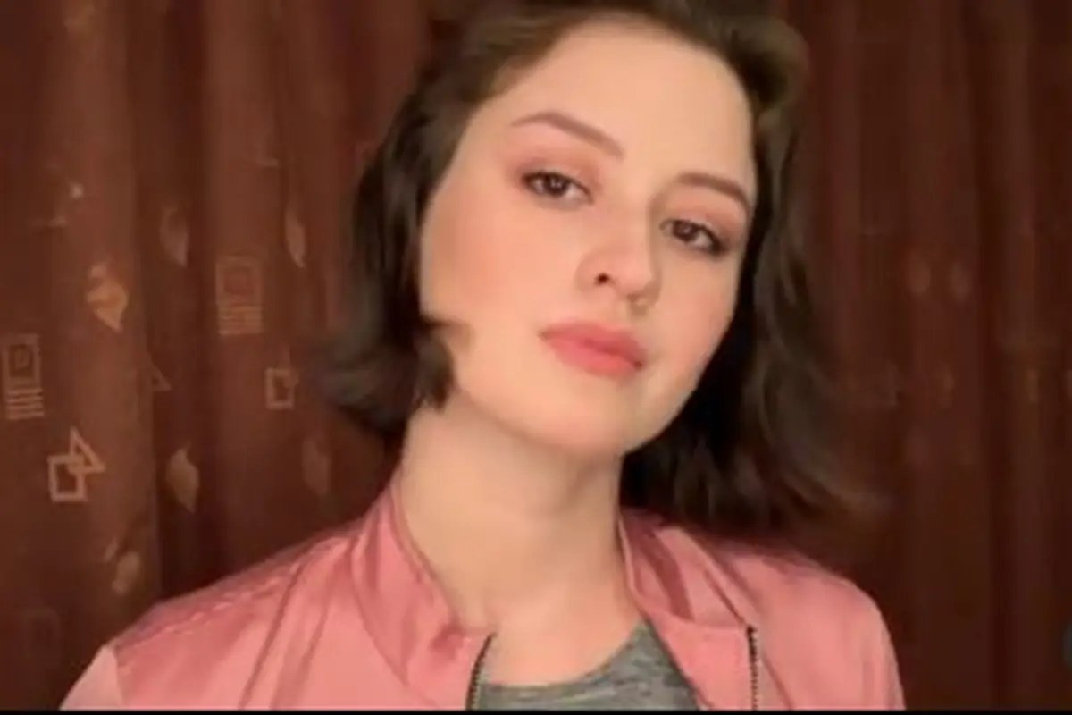 6 Potret Terbaru Kimberly Ryder dengan Rambut Pendek, Dipuji Bak ABG