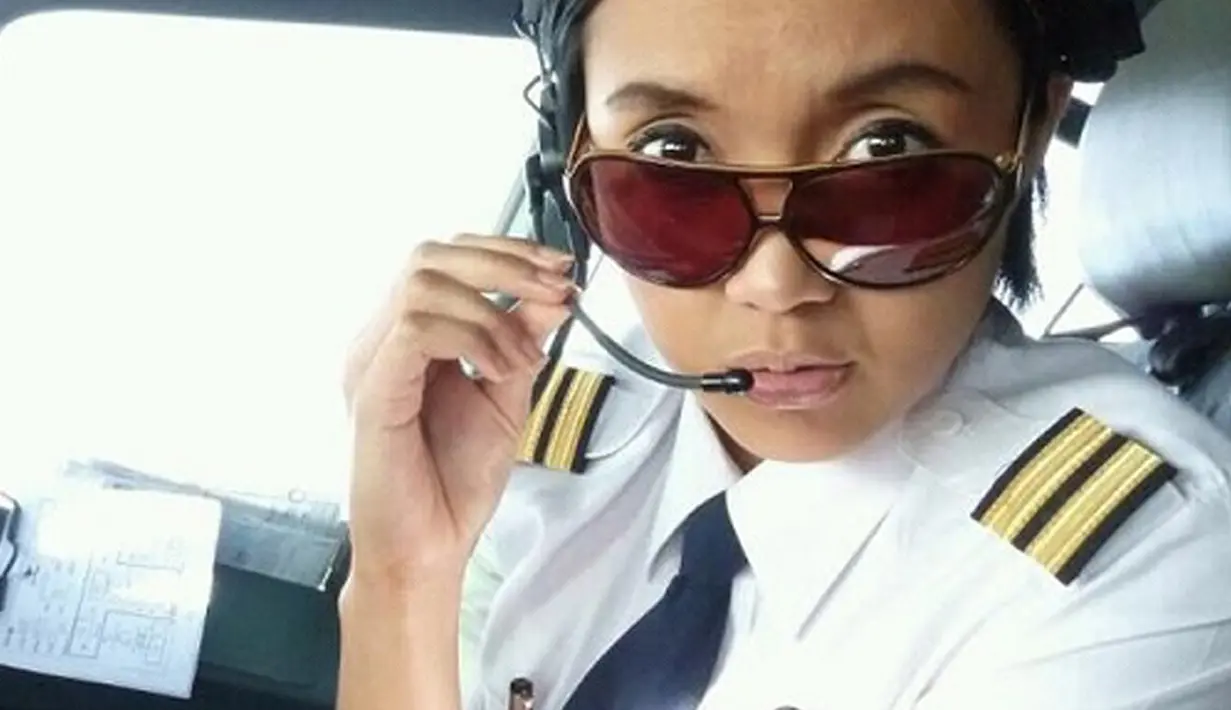 Sebagai pilot, nama Sarah Widyanti Kusuma, dara Indonesia kelahiran 3 Maret 1988 ini, sempat mencuat lantaran pernah ikut kontes Indonesian Idol (Istimewa)