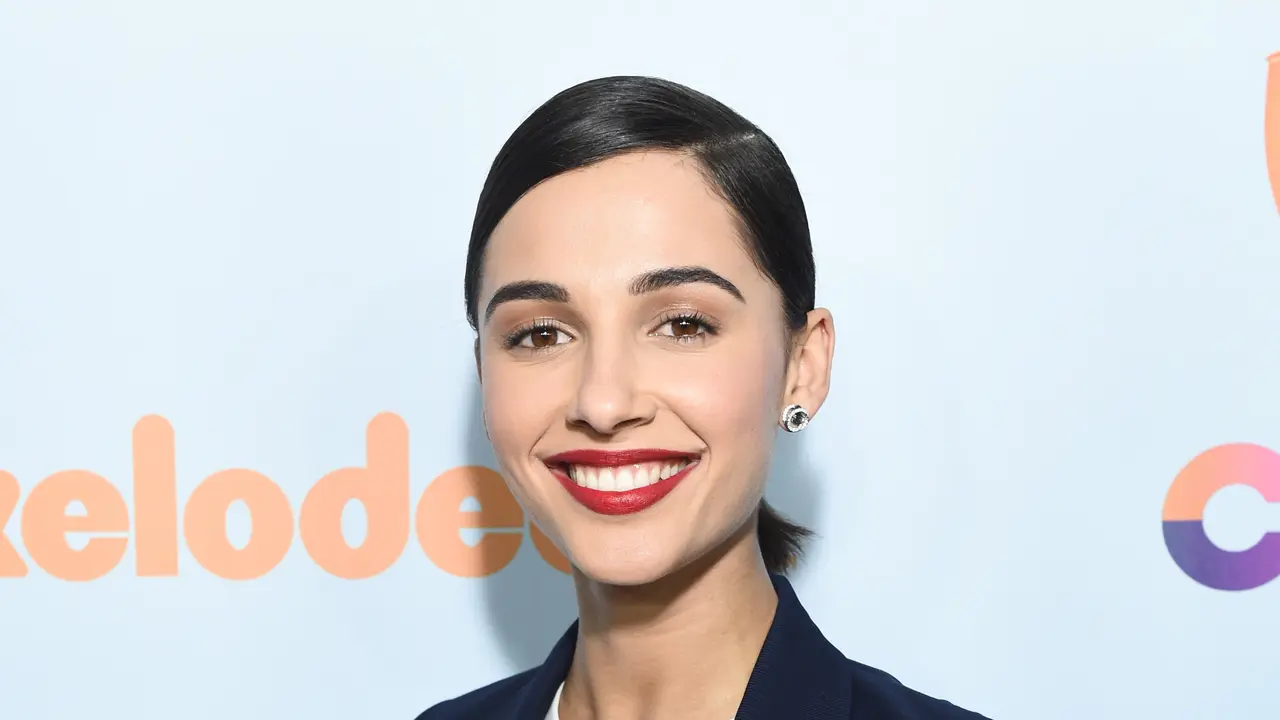 [Bintang] Naomi Scott