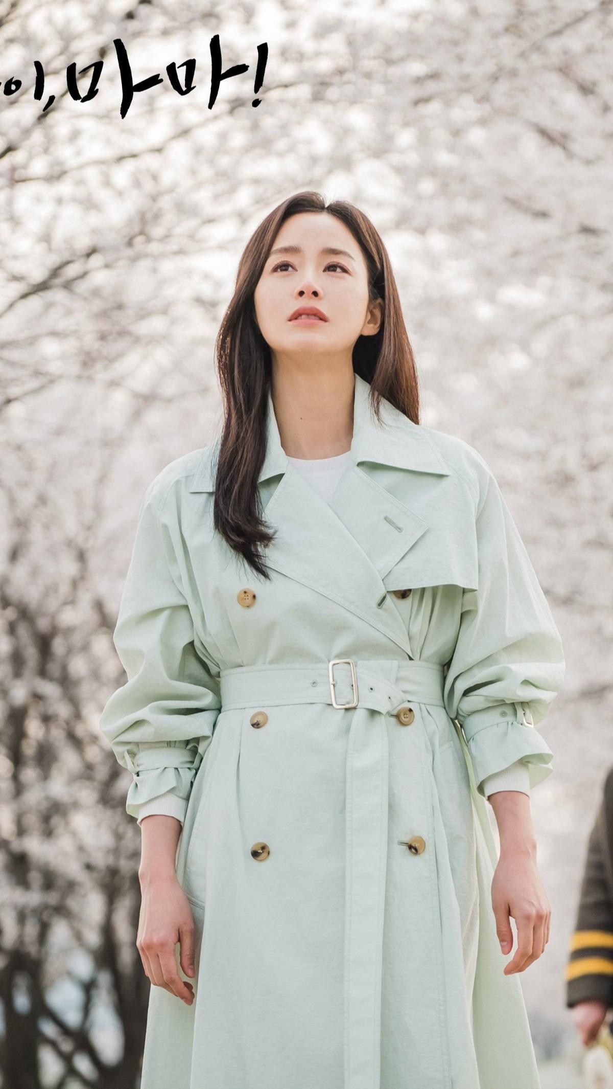 Karier dan Keluarga Kim Tae Hee