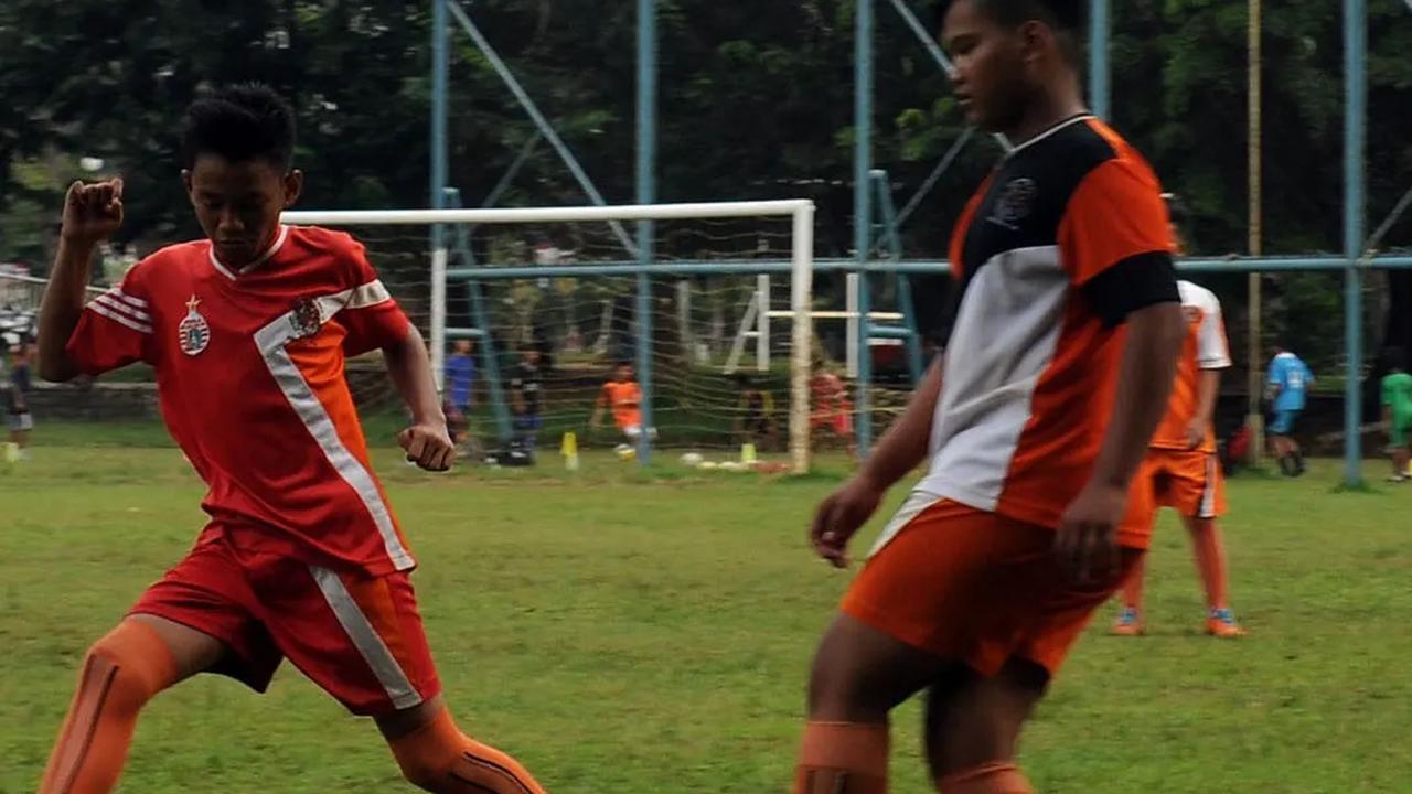 Pemerintah Bakal Bangun Satu Lapangan Bola Berstandar Nasional di Setiap Desa