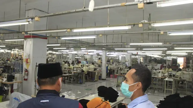 Wagub Jabar Sidak PPKM Darurat Sektor Industri di Tasikmalaya