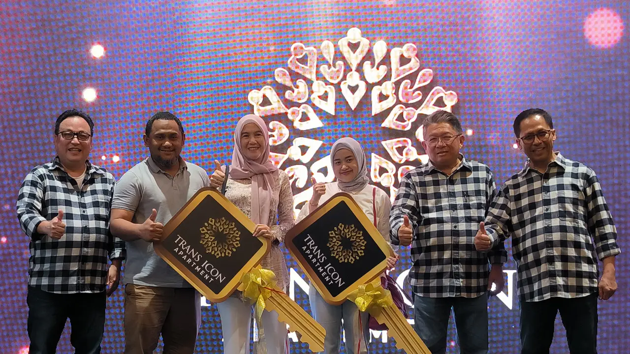 Peminat tinggi, Trans Icon di Trans Park Cibubur lakukan serah terima kunci
