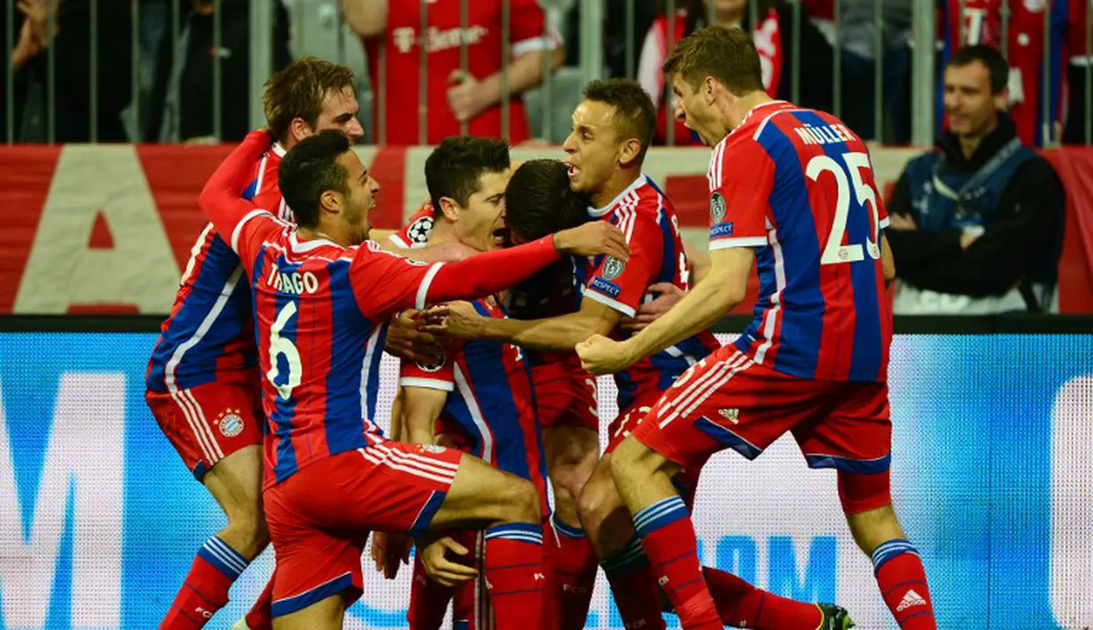 Bayern Muenchen mengalahkan FC Porto 5-1 untuk melaju ke semifinal Liga Champions musim 2014-2015. (21/4/2015). (AFP/John Macdougall)
