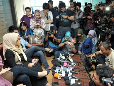 Ibunda Marshanda, Riyanti Sofyan menggelar jumpa pers di kediamannya kawasan Menteng, Jakarta, Jumat (8/8/14). (Liputan6.com/Panji Diksana)