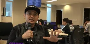 Valentino Simanjuntak atau yang lebih dikenal dengan sebutan Valentino ‘Jebret’, ikut bekerja sama dengan vidio.com dan akan menampilkan video sosial eksperimen yang mampu bikin penonton makin gemas!